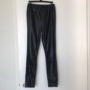 ‘Leather like’ black skinny pants by Mother